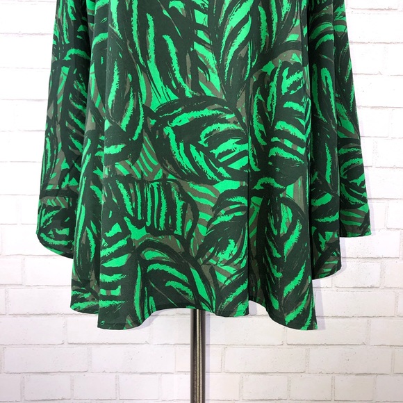 Twelve by Twelve Palm Print Tunic Top K2547 - Picture 4 of 8